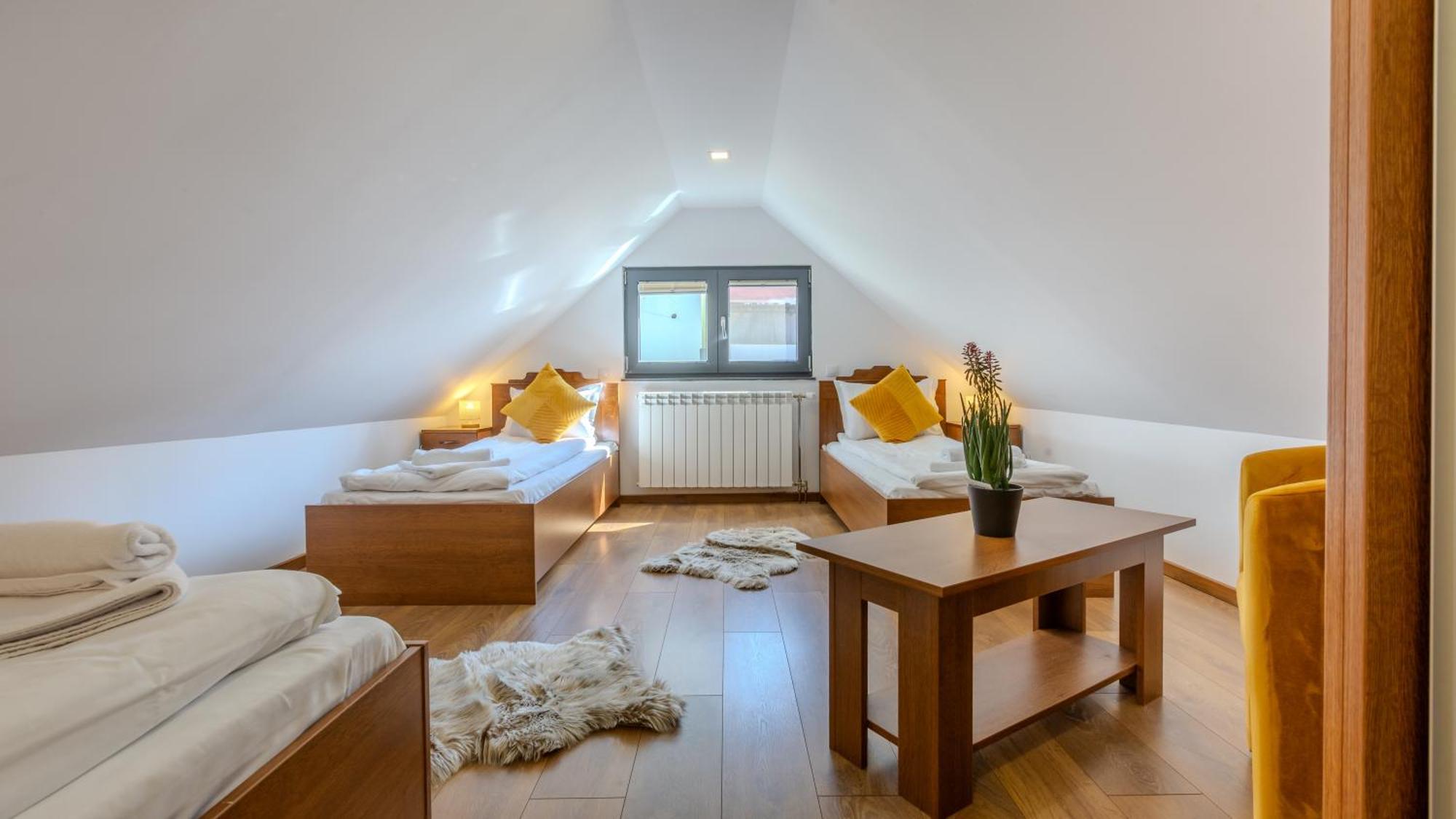 Sun Villas Accommodation Brasov Luaran gambar