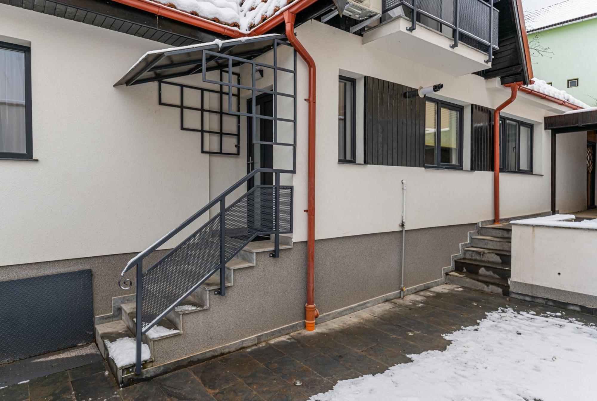 Sun Villas Accommodation Brasov Luaran gambar